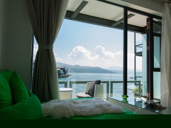 海景阳台大床房雪月