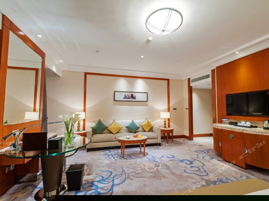 豪华江景大床房