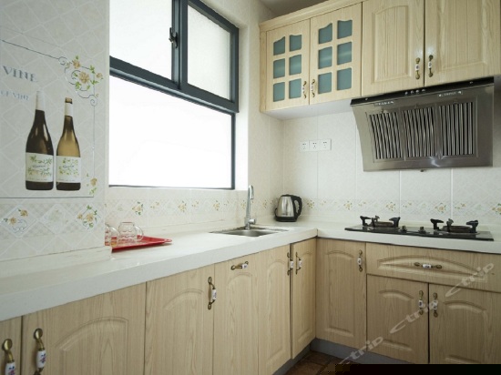 浪漫假日园景两居室