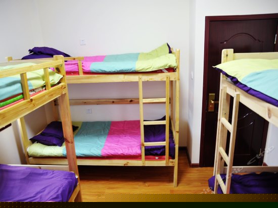 六人间(床位)(无窗)