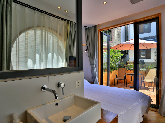 中式庭院大床房