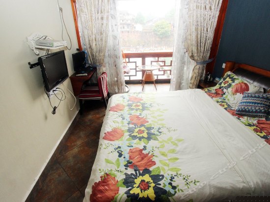 临江阳台大床房