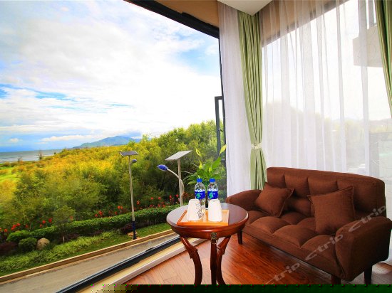 尊贵海景大床房