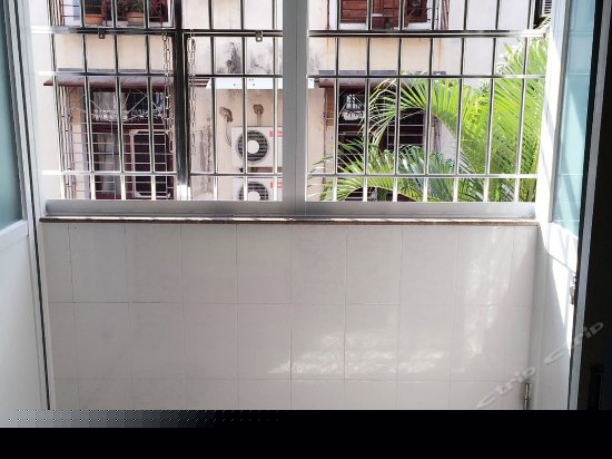 琴岛露台三人间