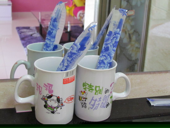 温馨蜜月圆床房