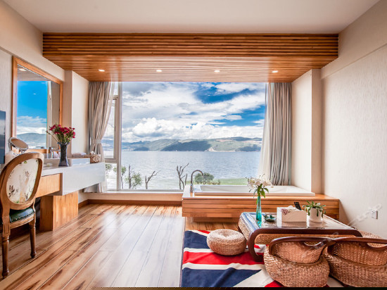 爱有天意榻榻米海景房