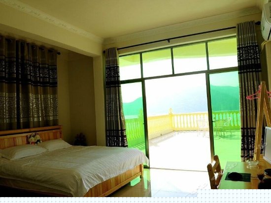 豪华海景大床房