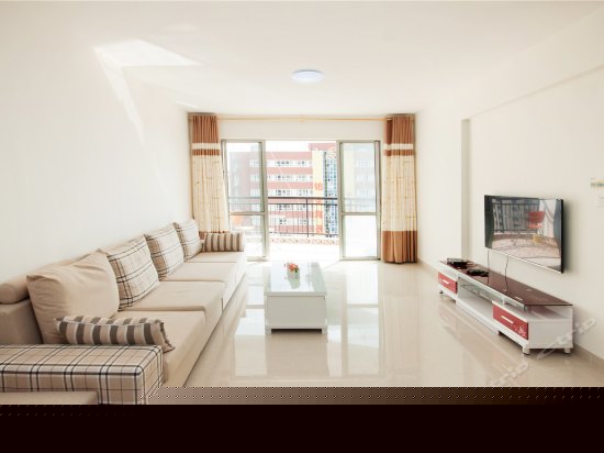 豪华高层海景三卧室一厅套房1002