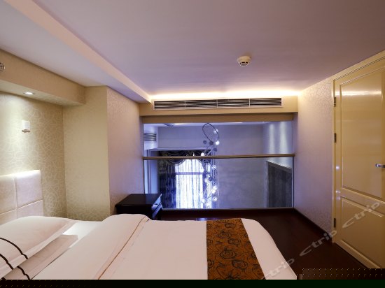 豪华复式情侣房