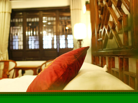 卷耳豪华浴缸大床房