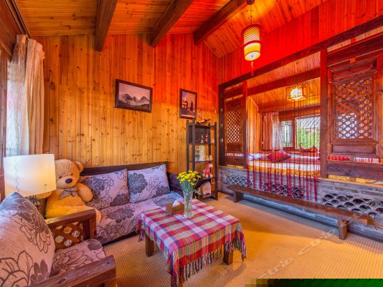 青稞蜜月大床房