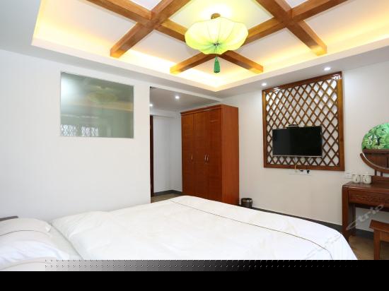 芙蓉国豪华大床房