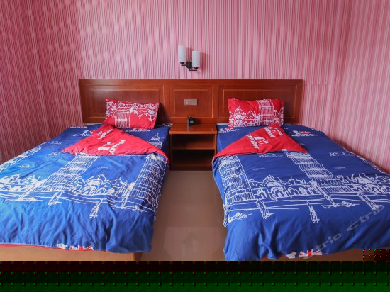 金色阳光唯美双床房