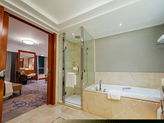 豪华江景大床房