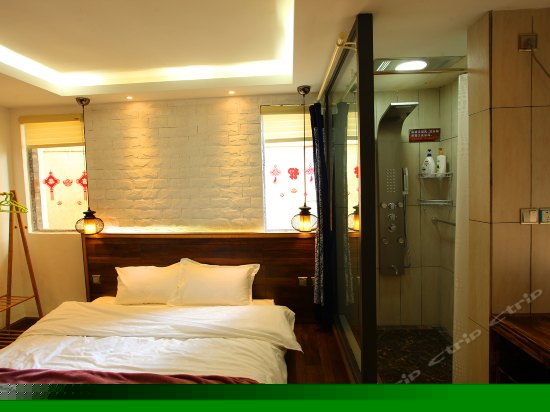 花雨舒适榻榻米大床房