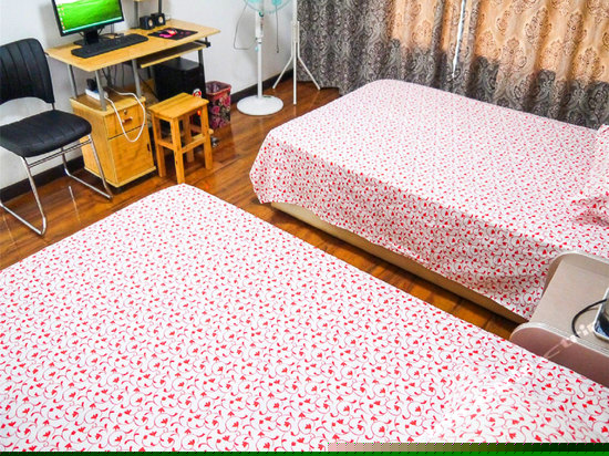 飘窗电脑双人房