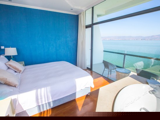 豪华海景浴缸房