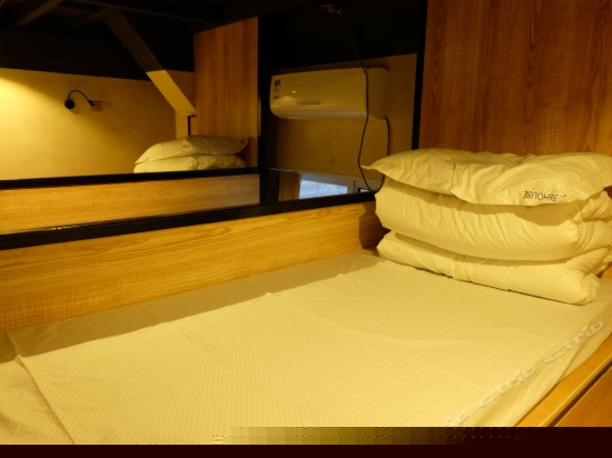 男女混合八人间(床位房)