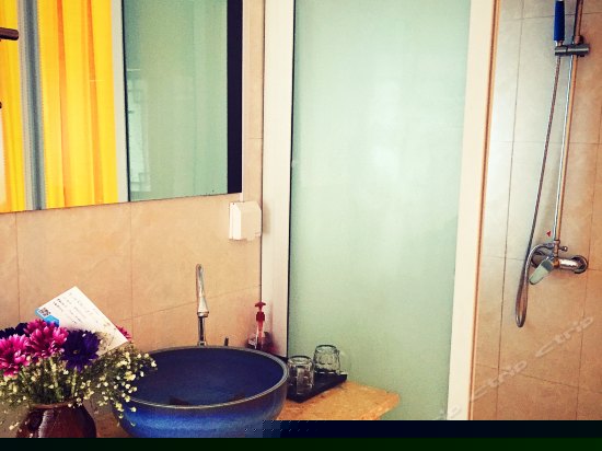 蜜月情侣大床房（二楼）