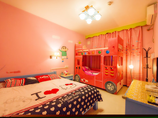 童话城堡亲子房