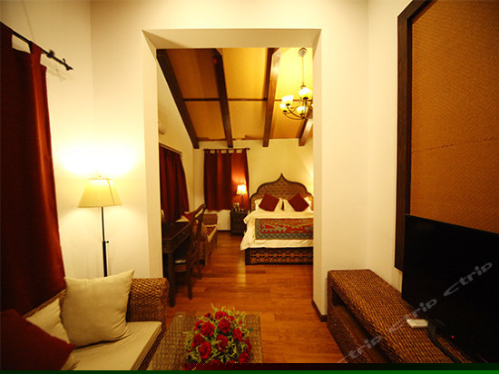 滨水露天浴缸海景房