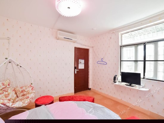 主题摇椅圆床房