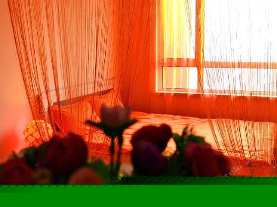 红色梦幻主题婚庆大床房