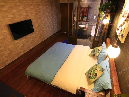 三楼豪华大床房