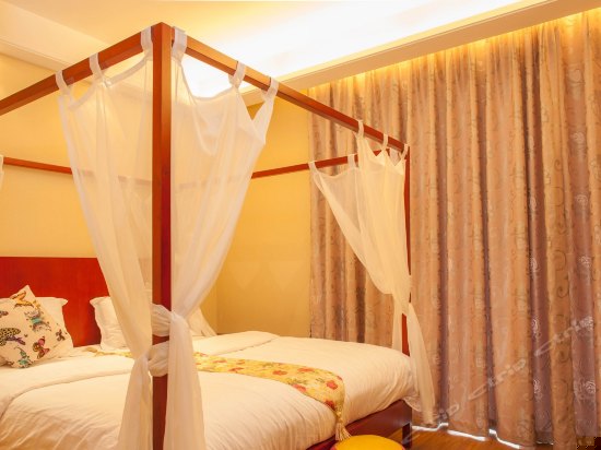 山景豪华大床房