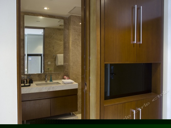 豪华海河景大床房