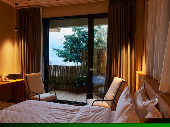 庭院海景大床房