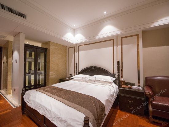 超豪华大床房