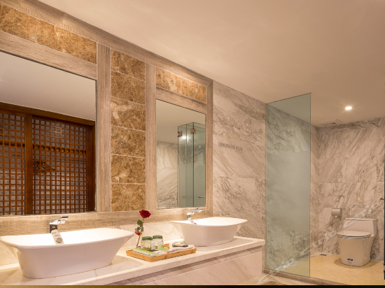 180度蜜月汤池亲水大套房