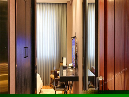 高级商务行政大床房