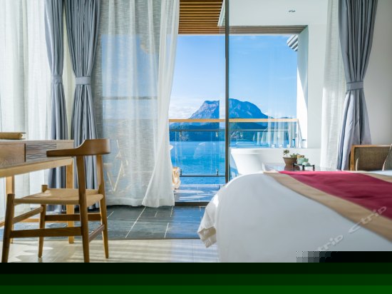 且曼270度湖景大床房