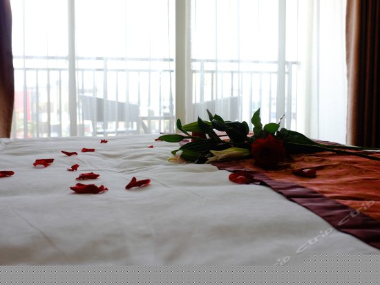 豪华电脑大床房