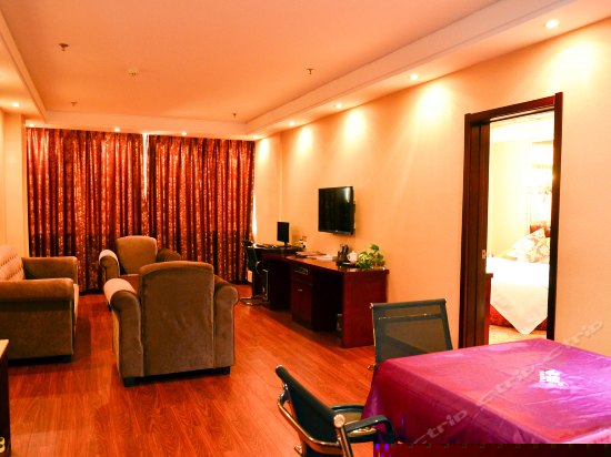 豪华主题套间（电动按摩床）