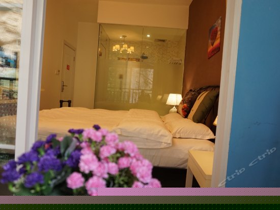 山景阳台大床房