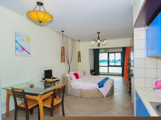 一线海景电脑圆床房