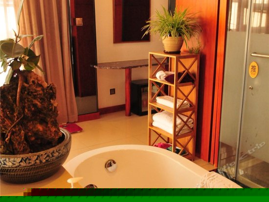 雅典娜钻石海景套房