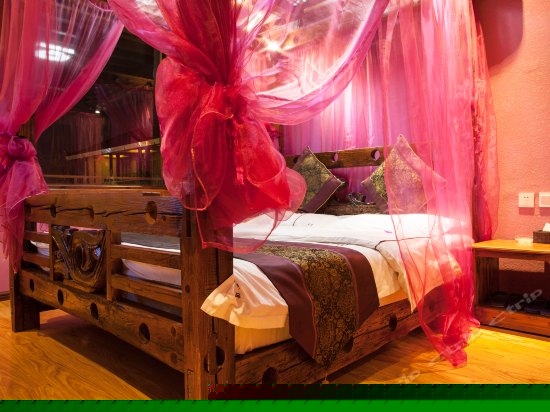 全景蜜月大床房