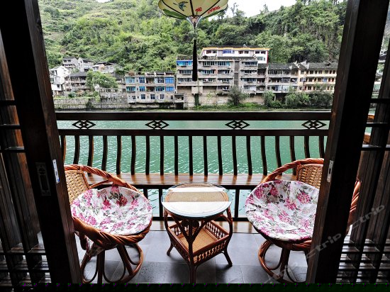 精品河景阳台大床房