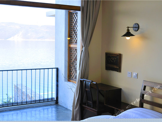 和蔼-海景大床房