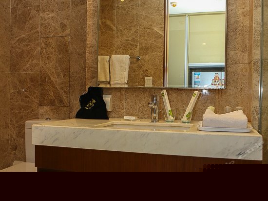 豪华城景大床房