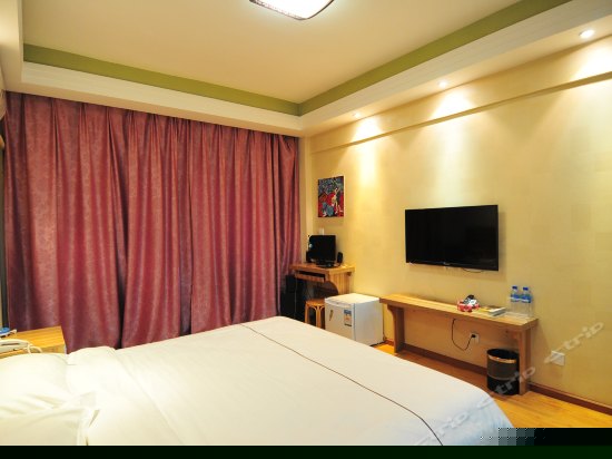 基诺风情大床间