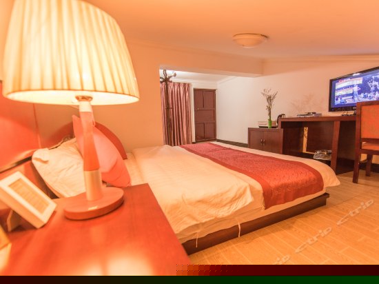 三楼斜顶大床房