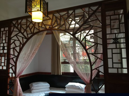 禄满盈明清土炕间