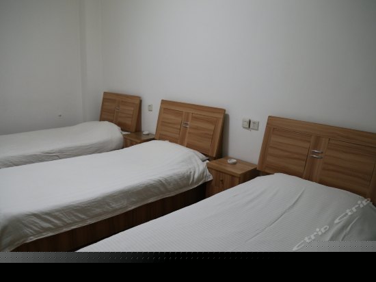 标准三人房(无窗)