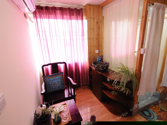 榻榻米空调大床房