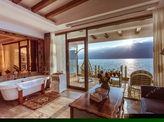 泰式180°阔海景大床房